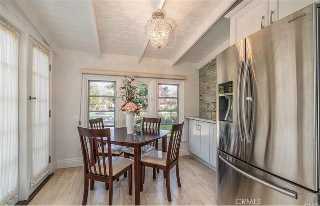 555 Sierra Madre Boulevard