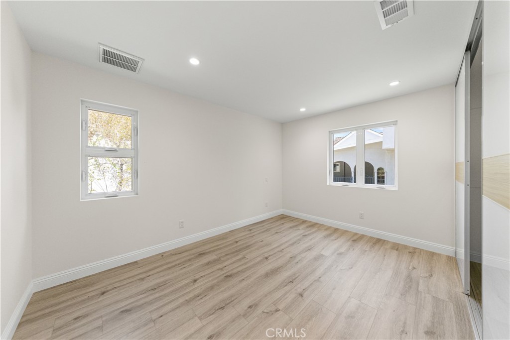 555 Sierra Madre Boulevard