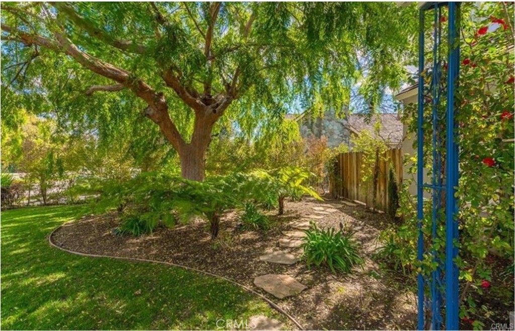 555 Sierra Madre Boulevard