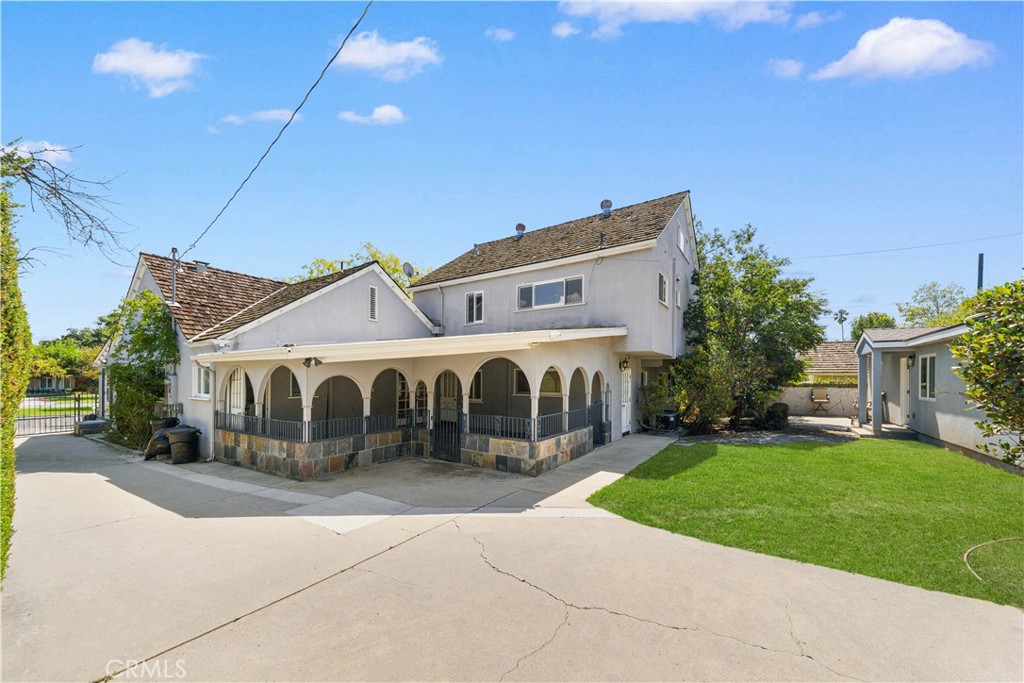 555 Sierra Madre Boulevard