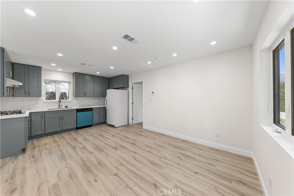 555 Sierra Madre Boulevard