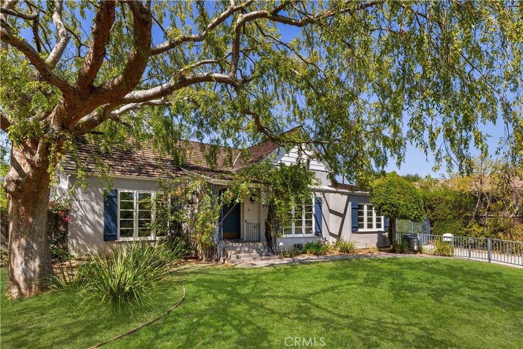 555 Sierra Madre Boulevard