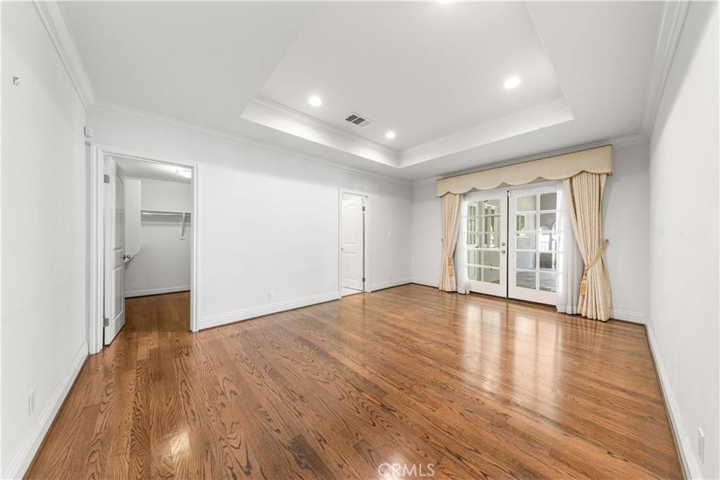 555 Sierra Madre Boulevard