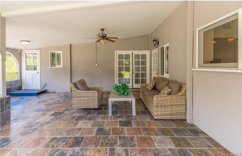 555 Sierra Madre Boulevard