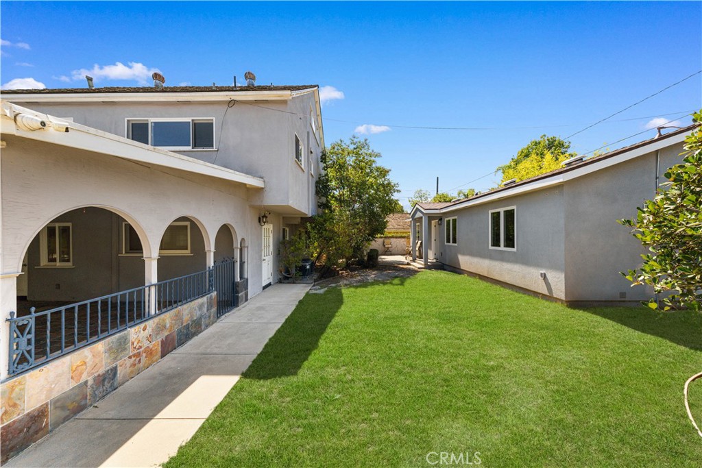 555 Sierra Madre Boulevard