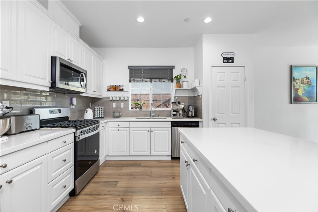 3337 S Honeysuckle Avenue