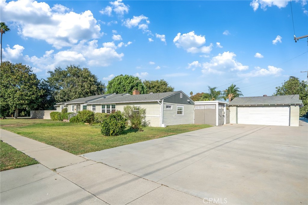 1106 S Lark Ellen