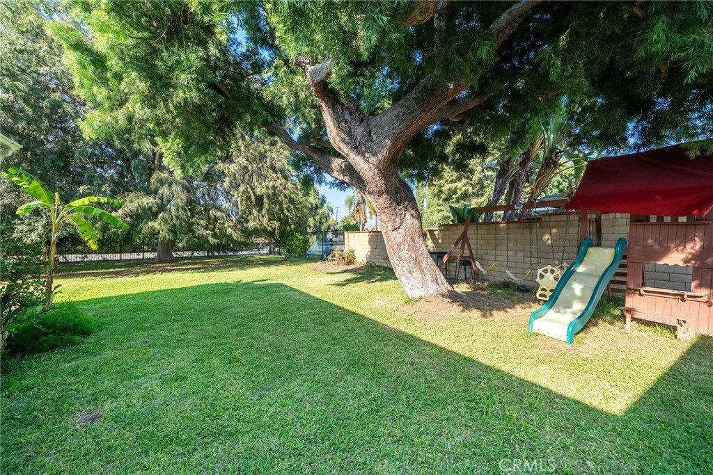 1106 S Lark Ellen