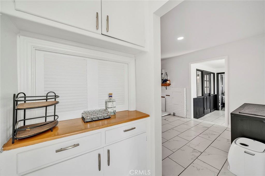 1106 S Lark Ellen