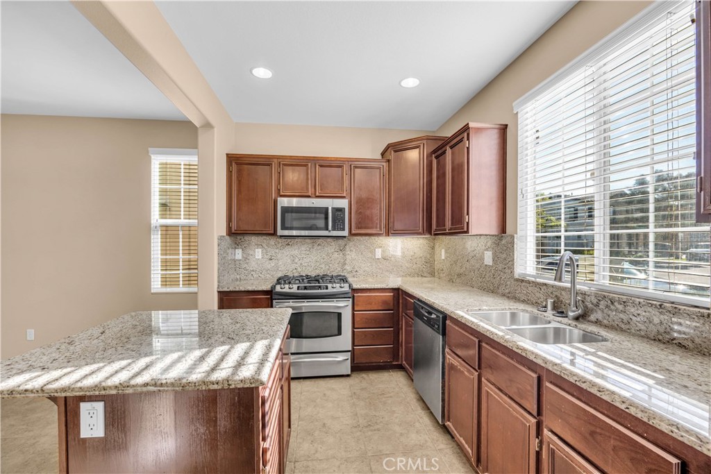 31836 Green Oak