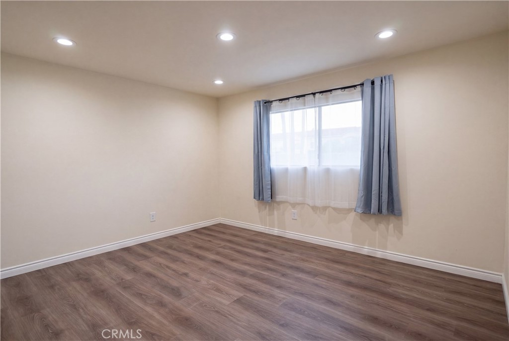 418 E Broadway B