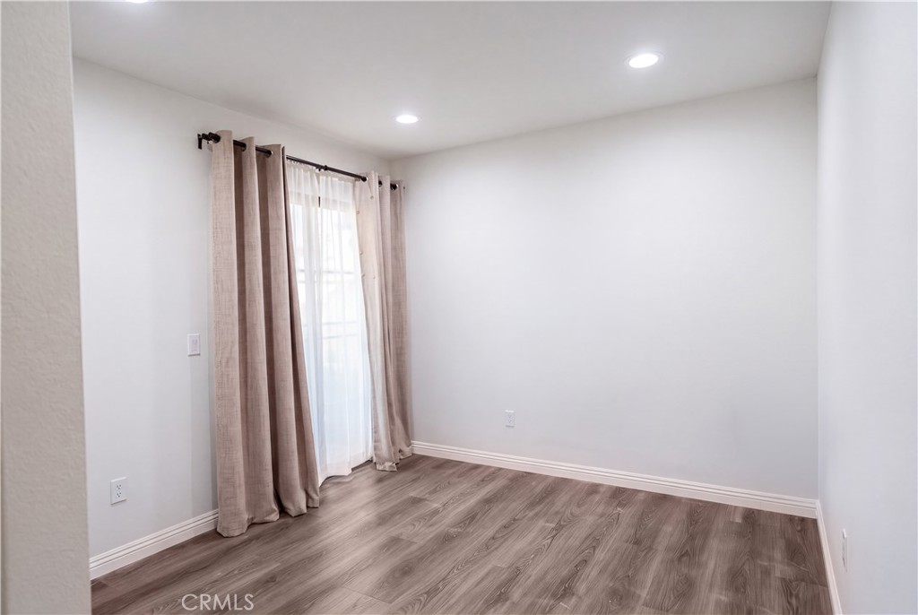 418 E Broadway B