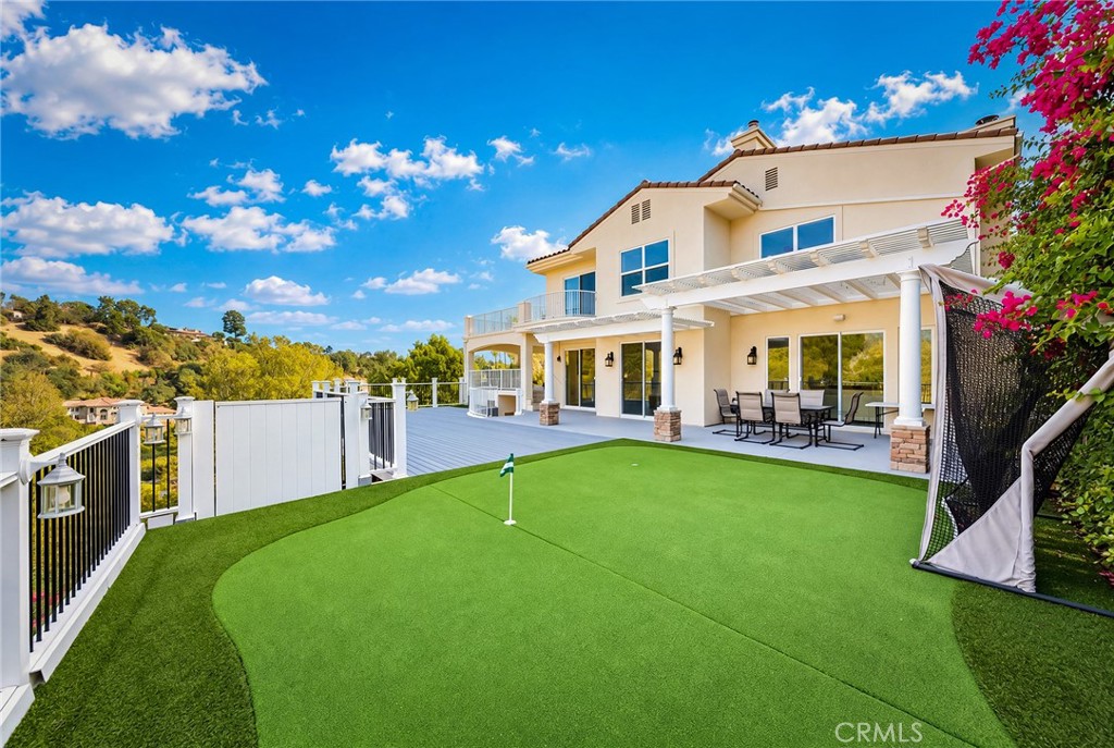 1121 Pinto Drive