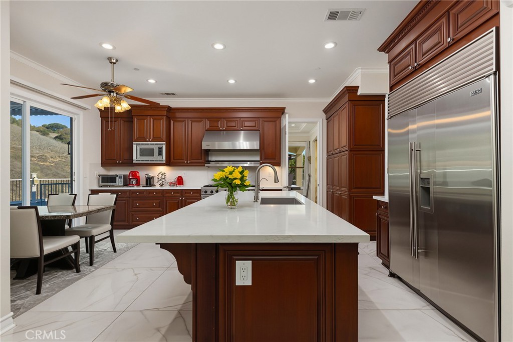 1121 Pinto Drive