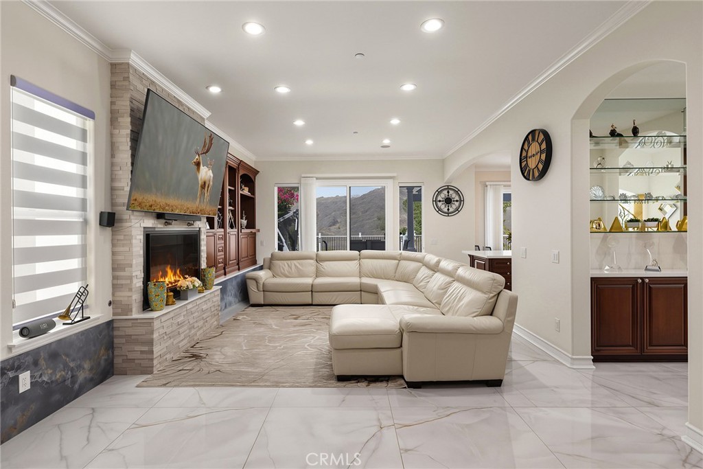 1121 Pinto Drive
