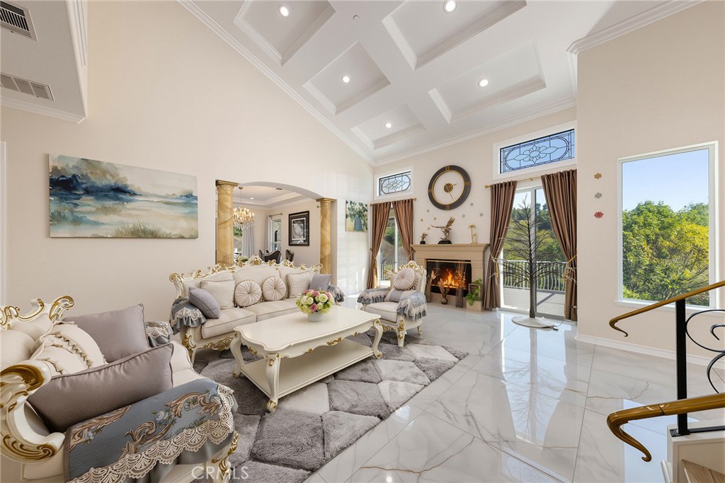 1121 Pinto Drive