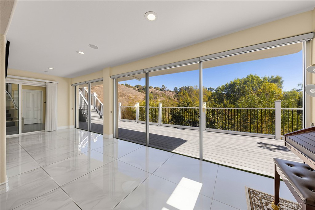 1121 Pinto Drive