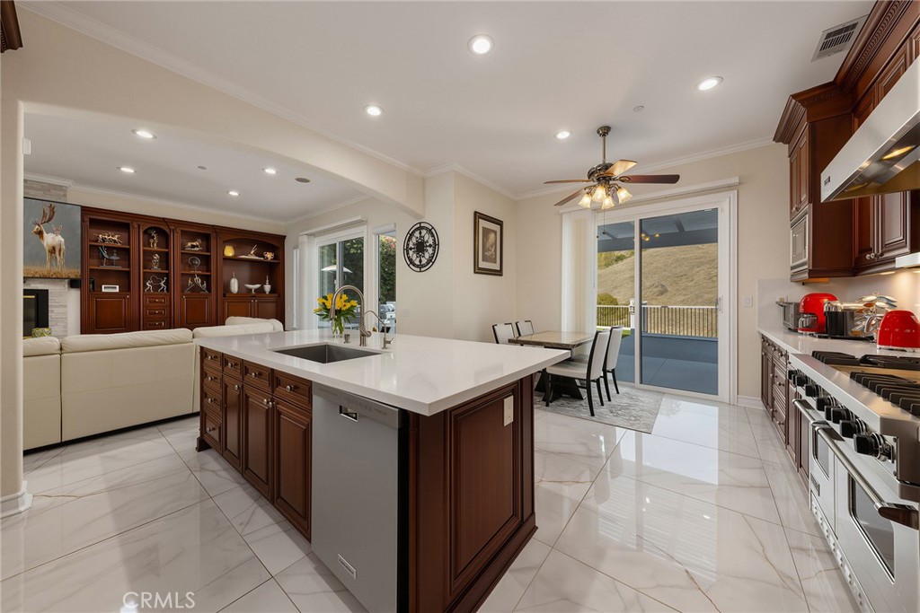 1121 Pinto Drive