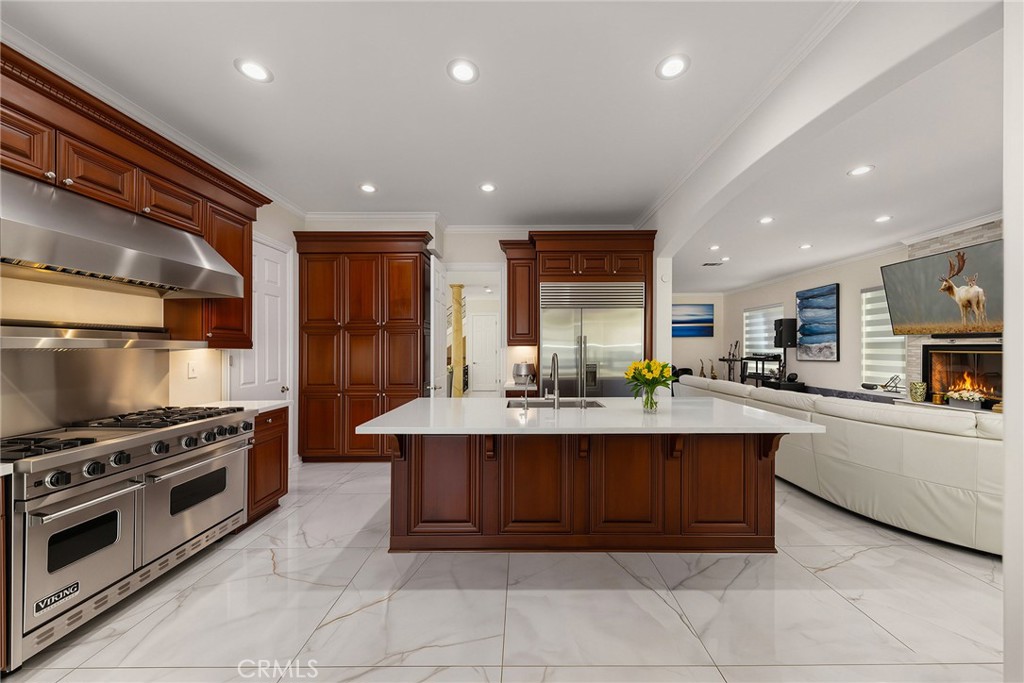 1121 Pinto Drive
