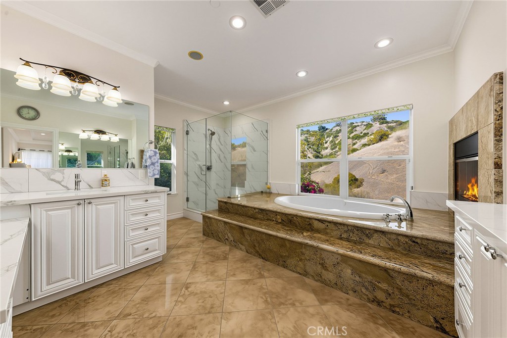 1121 Pinto Drive