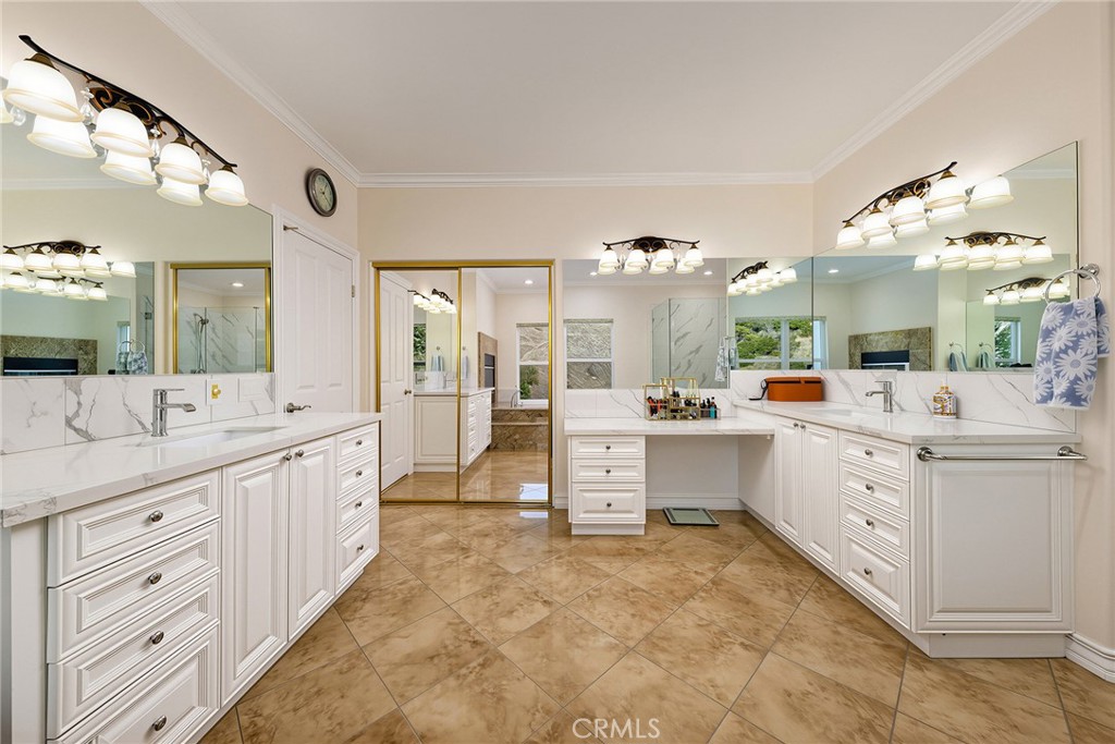 1121 Pinto Drive
