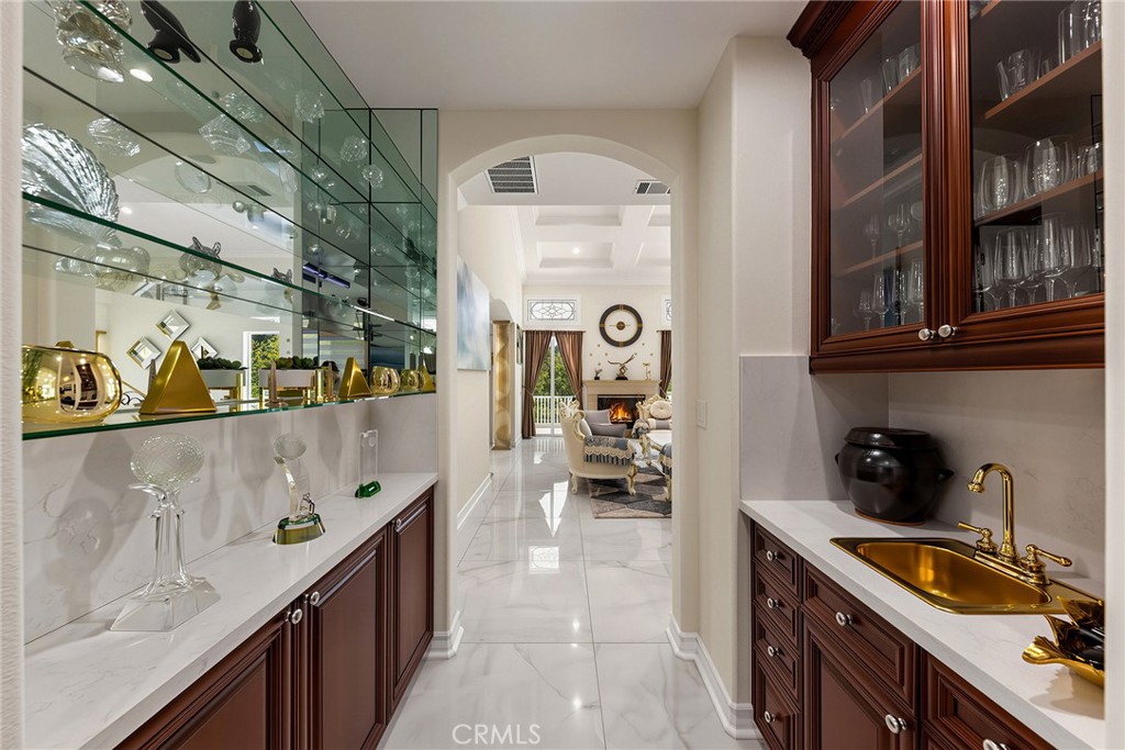 1121 Pinto Drive