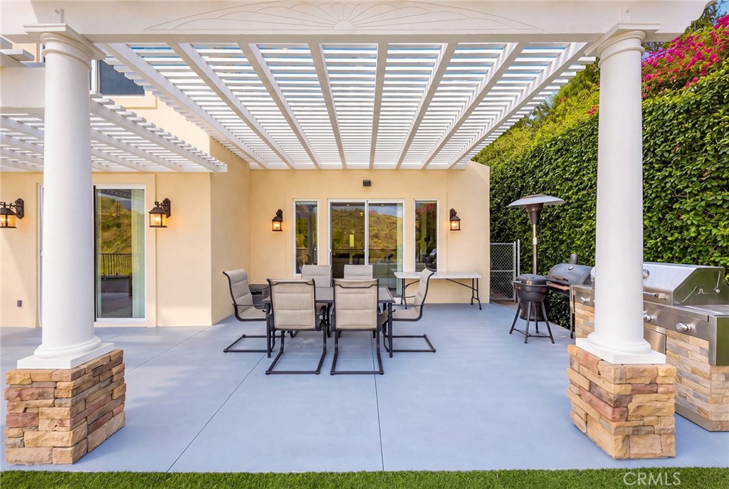 1121 Pinto Drive
