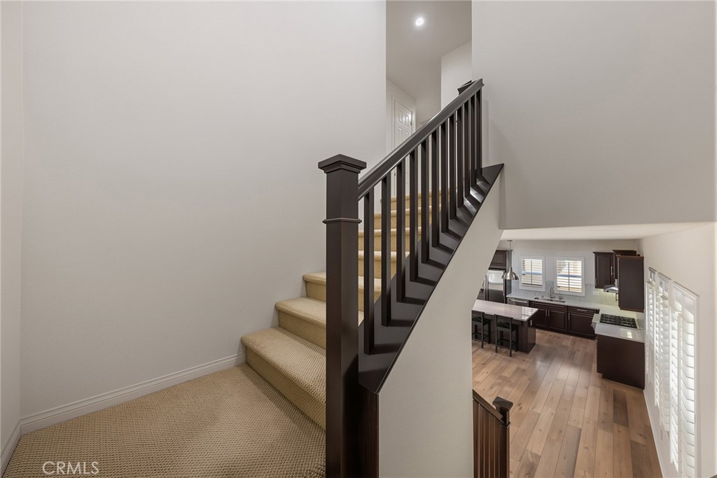 656 W Huntington