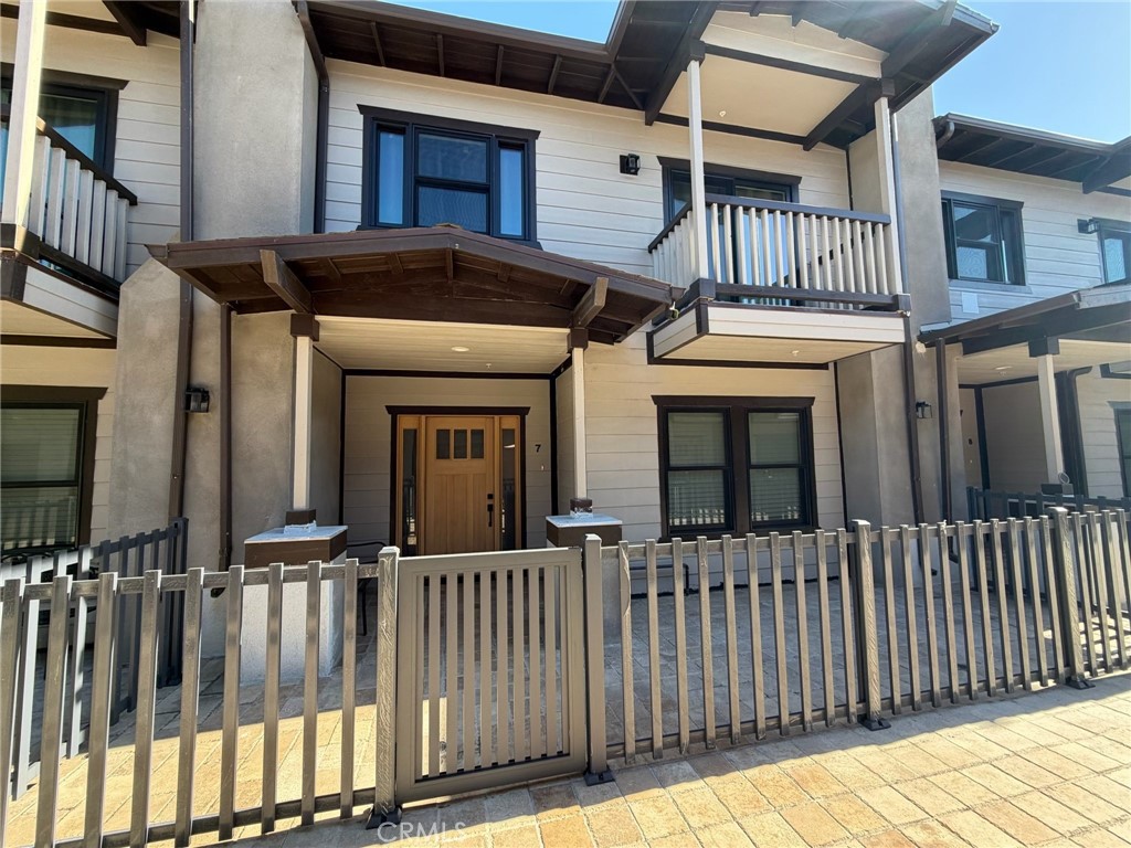 569 Lincoln Avenue 7
