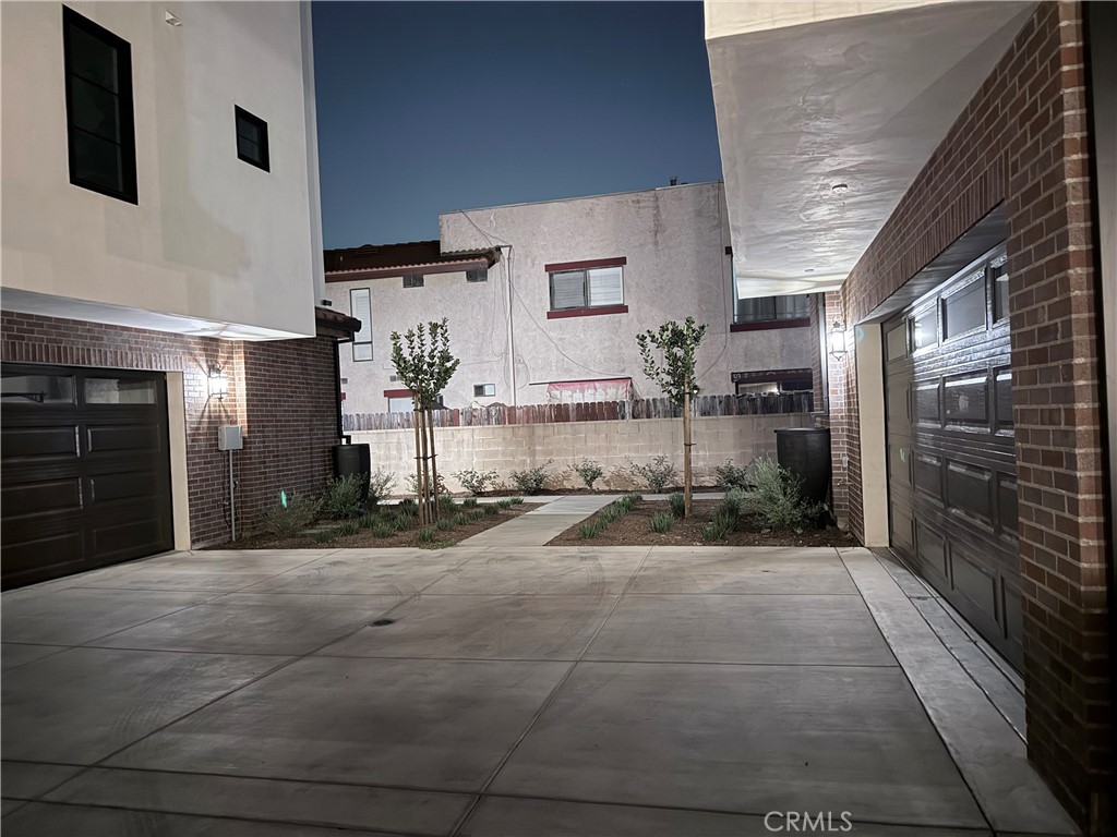 220 W Mission B