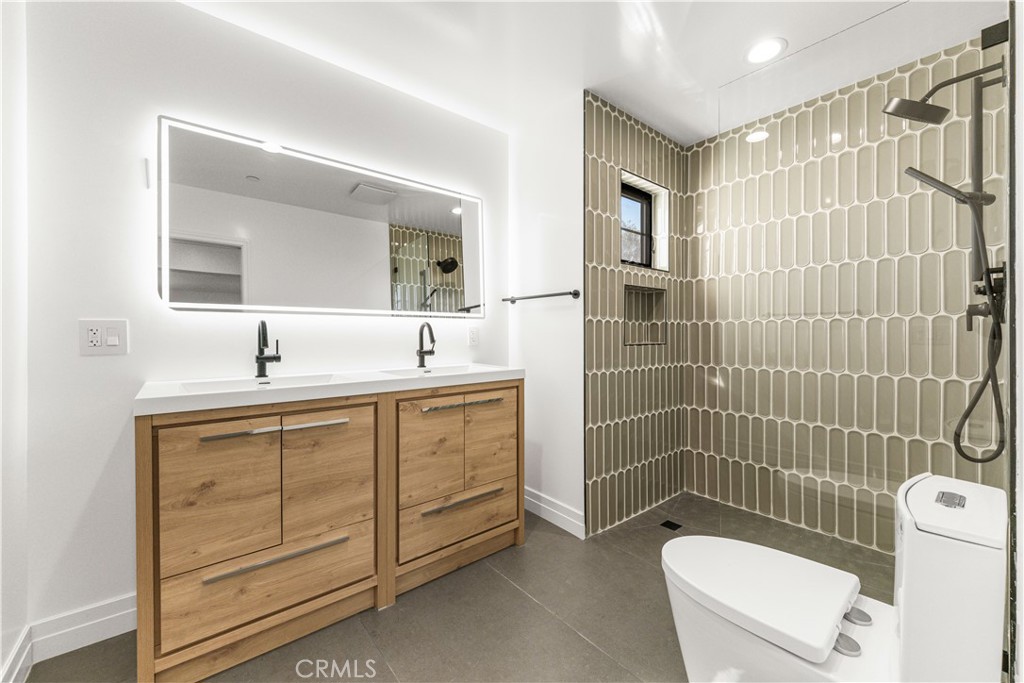 220 W Mission B