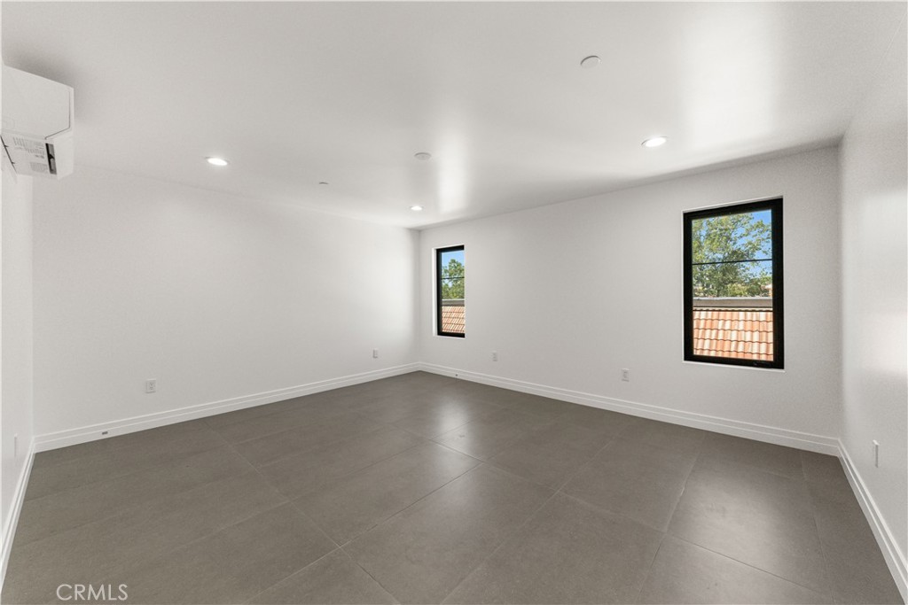220 W Mission B