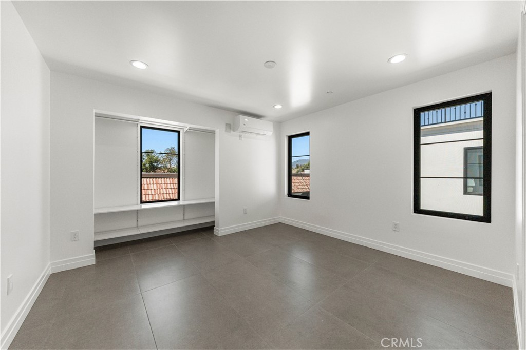 220 W Mission B