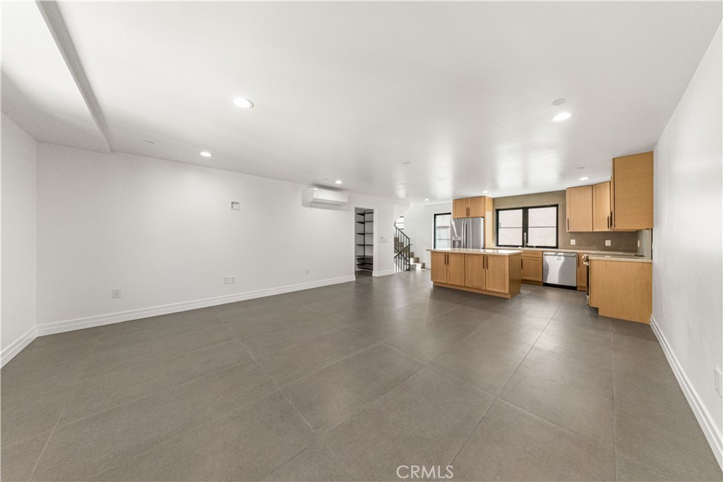 220 W Mission B