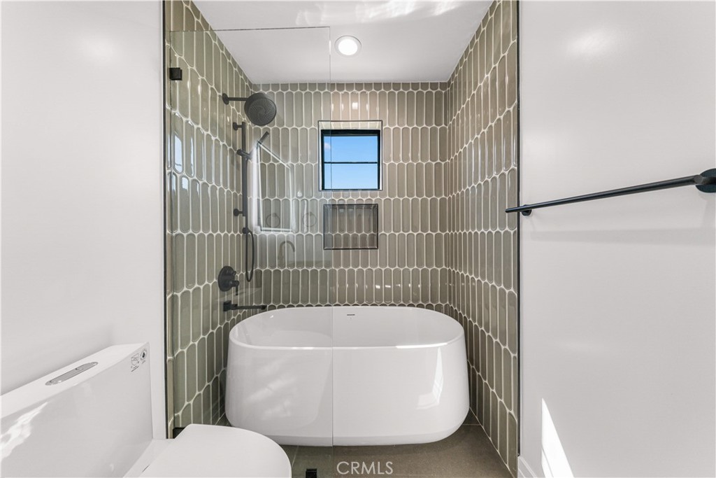 220 W Mission C