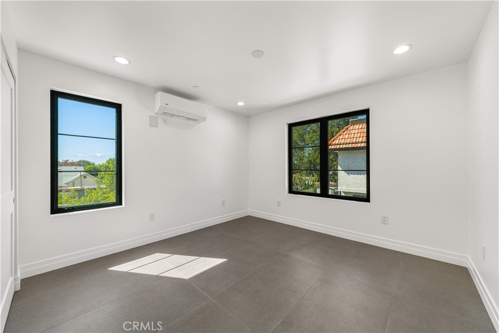 220 W Mission C
