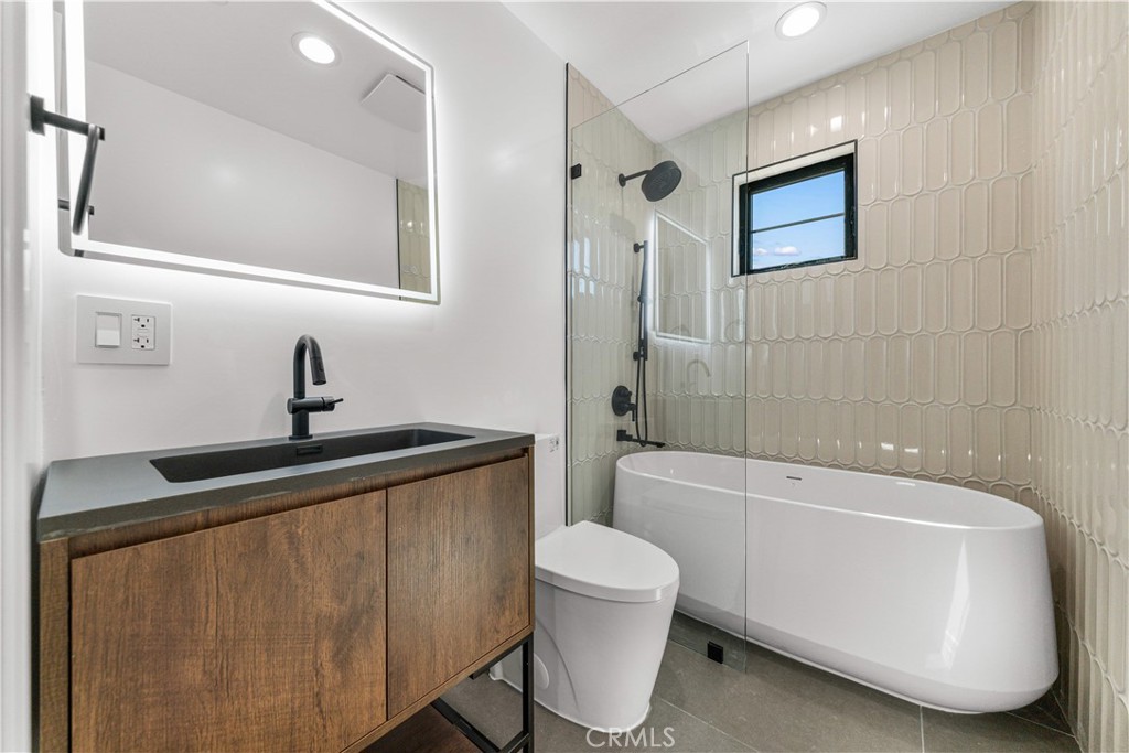 220 W Mission C