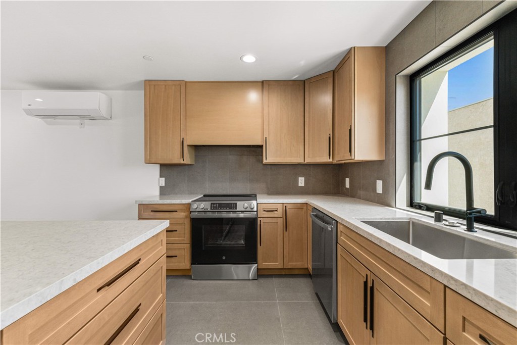 220 W Mission C