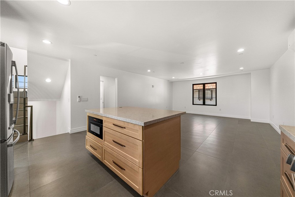 220 W Mission C