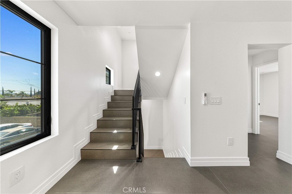 220 W Mission C