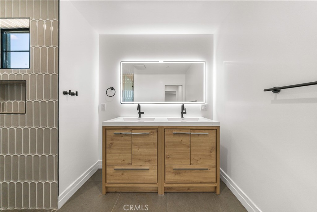 220 W Mission C