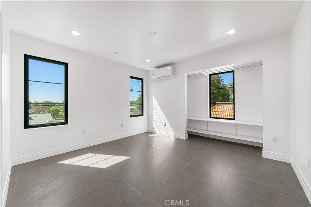 220 W Mission C