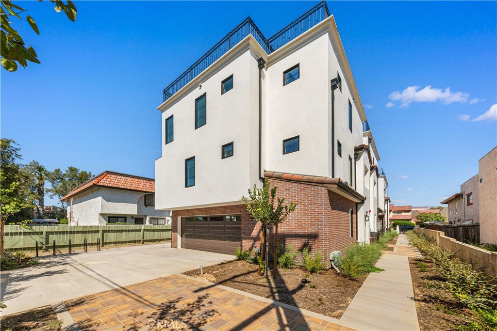 220 W Mission C