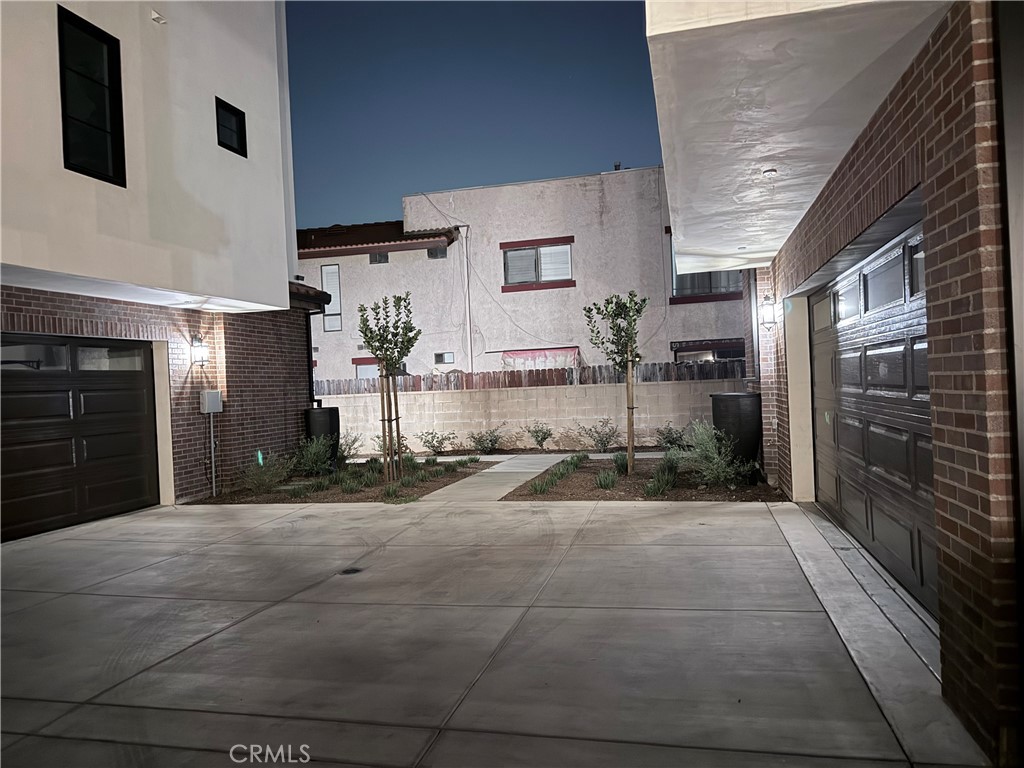 220 W Mission C