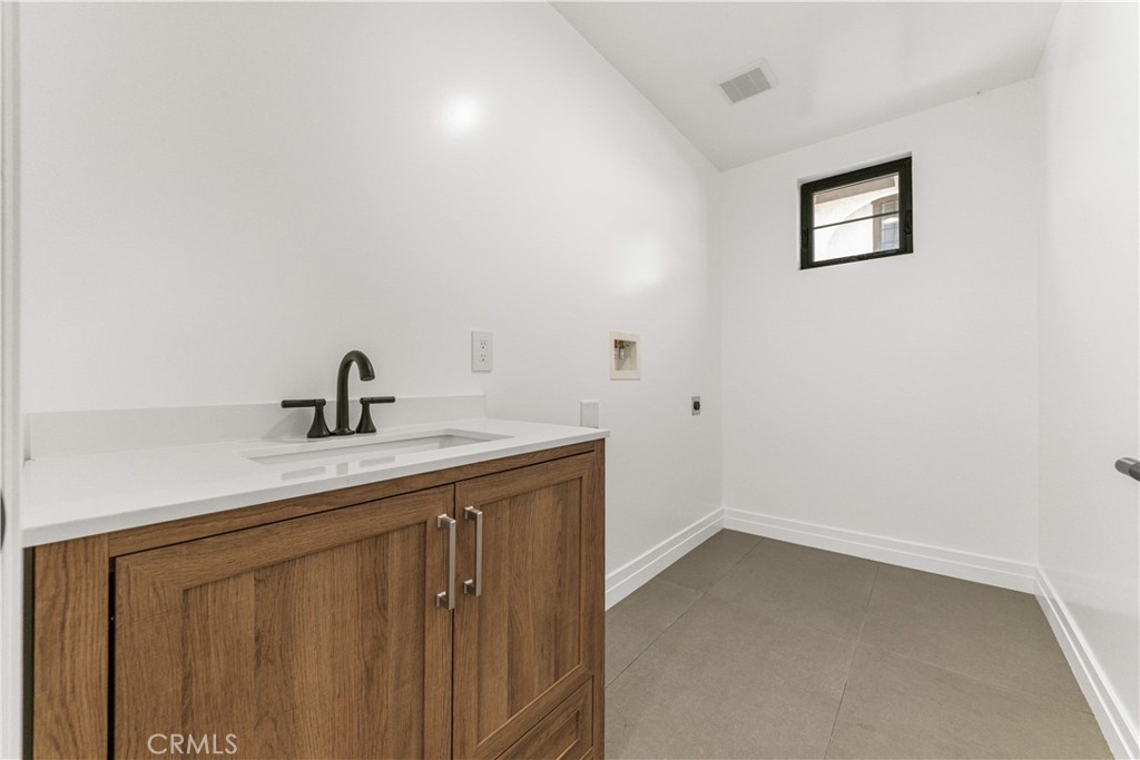 220 W Mission C