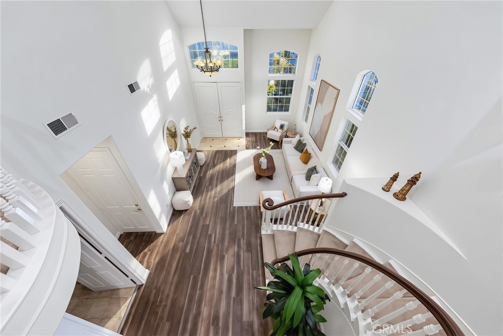 211 S 5th