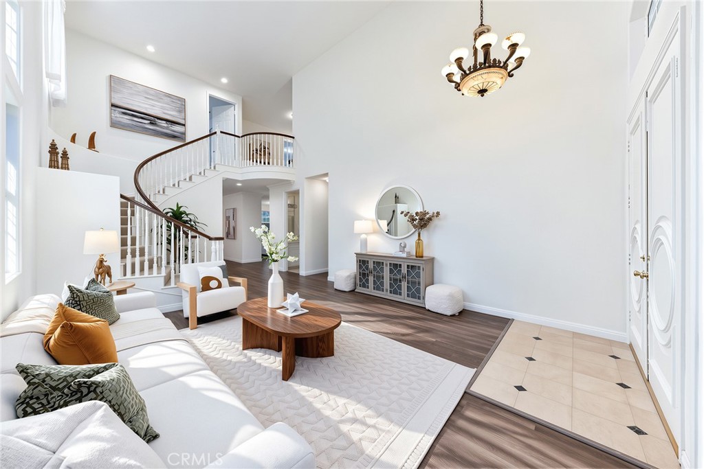 211 S 5th