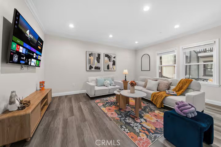 569 Lincoln Avenue 8