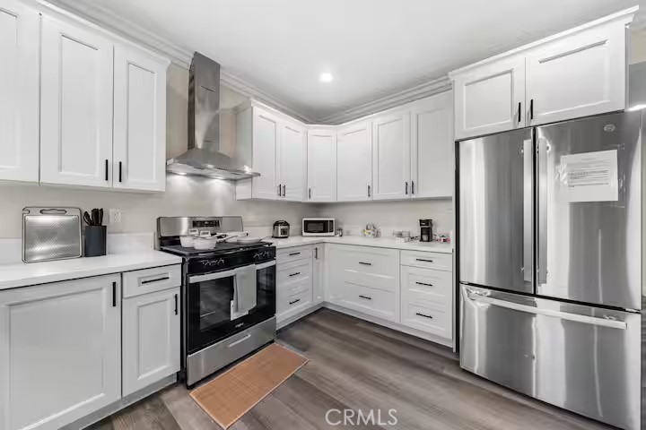569 Lincoln Avenue 8
