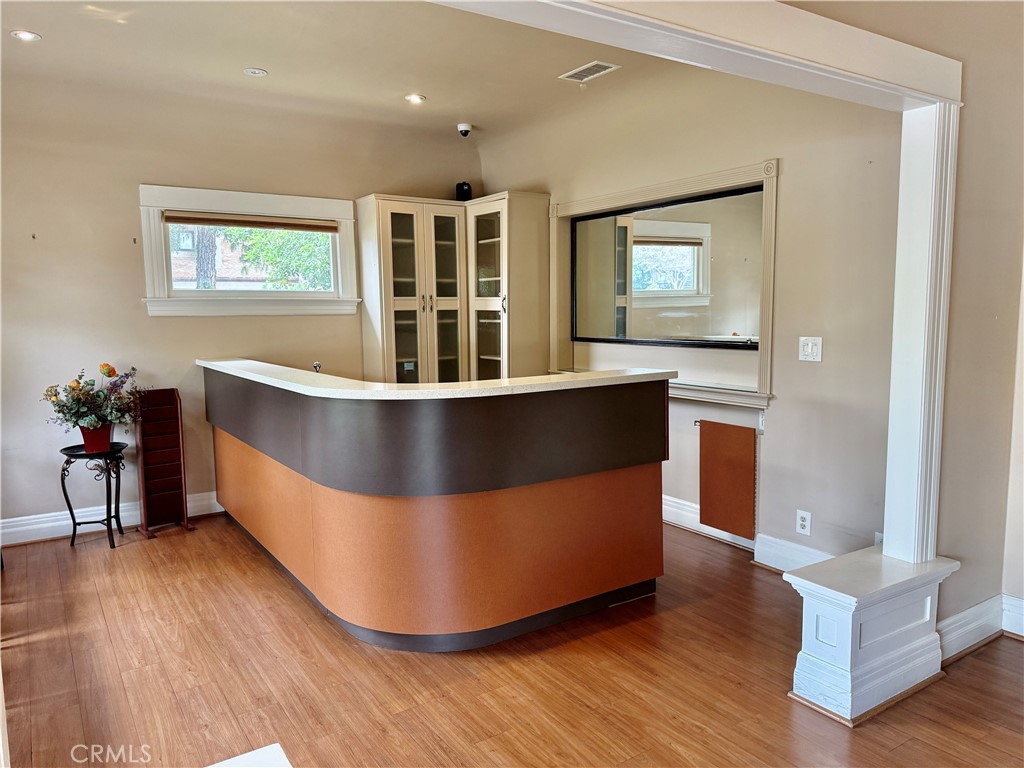 146 E Walnut Avenue